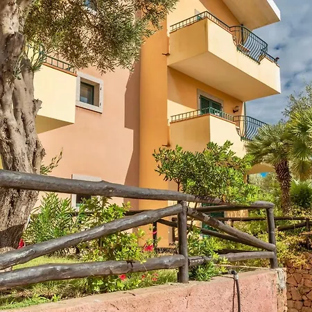 Isa-residence With Swimming-pool In Santa Teresa Di Gallura, With Air Conditioning And Private Outdoor Space * サンタ・テレーザ・ガッルーラ