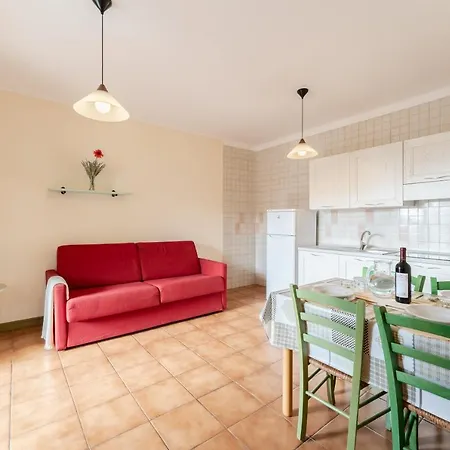 Isa-residence With Swimming-pool In Santa Teresa Di Gallura, With Air Conditioning And Private Outdoor Space アパートホテル サンタ・テレーザ・ガッルーラ