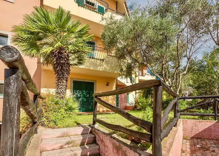 Isa-residence: Poolside With Ac In 4* Santa Teresa Gallura