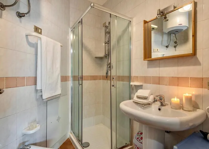 Aparthotel Isa-residence: Poolside With Ac In
