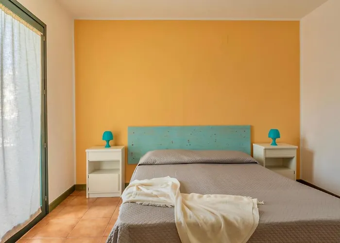 Isa-residence: Poolside With Ac In Santa Teresa Gallura